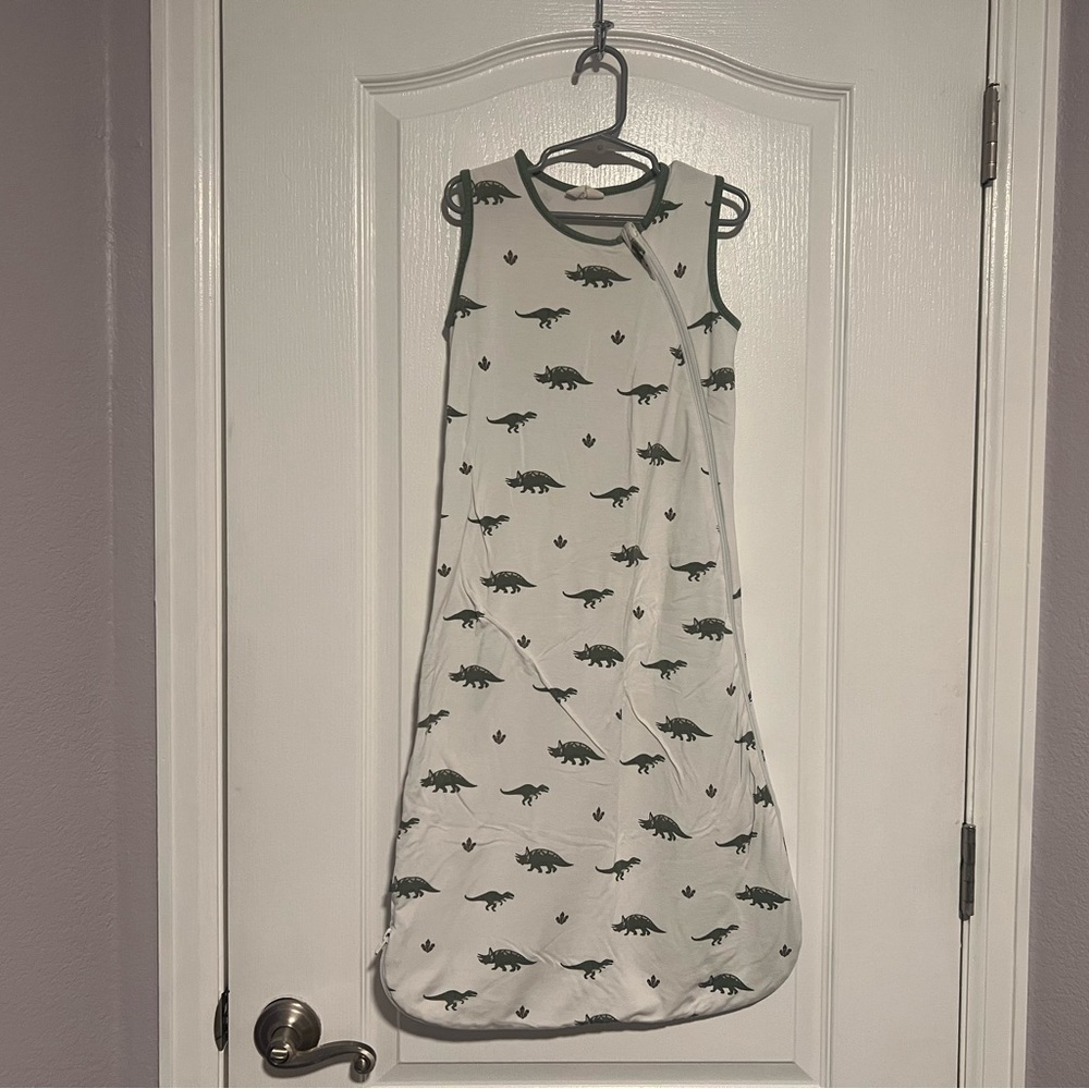 Kyte BABY Dinosaur Print Sleep Sack - White and Green Tog .5